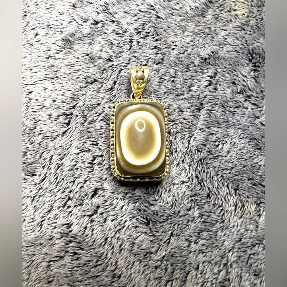 Vintage Concentric Banded Agate Pendant set in an Ornate Sterling Silver Frame